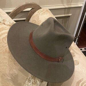 Stylish Olive Green Hat with Brown Band